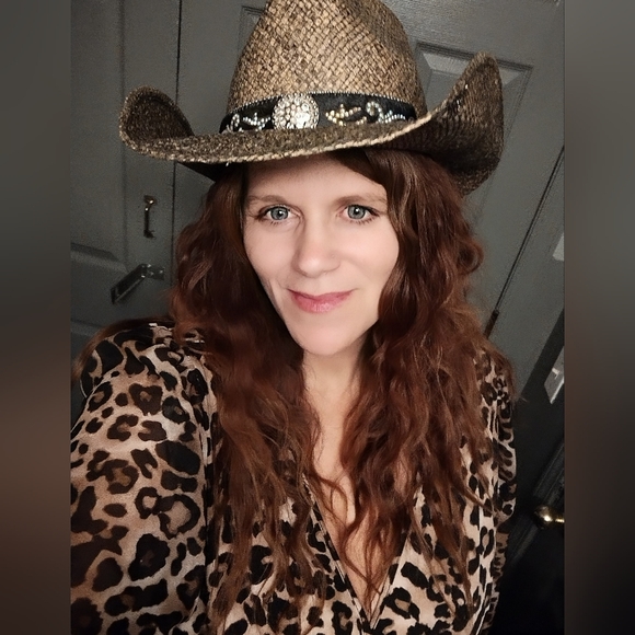 Meet your Posher, Laura - Picture 10 of 11